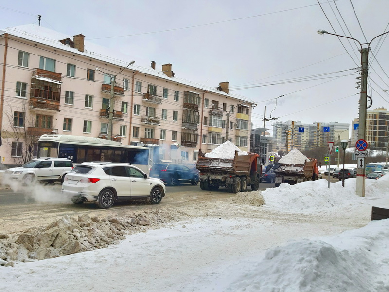 Денис Спирин заверил, что проблема с вывозом снега с чебоксарских дорог решена