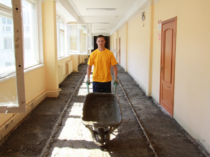 В Чебоксарах отремонтируют еще 10 школ с износом более 50%. Некоторые – за два года